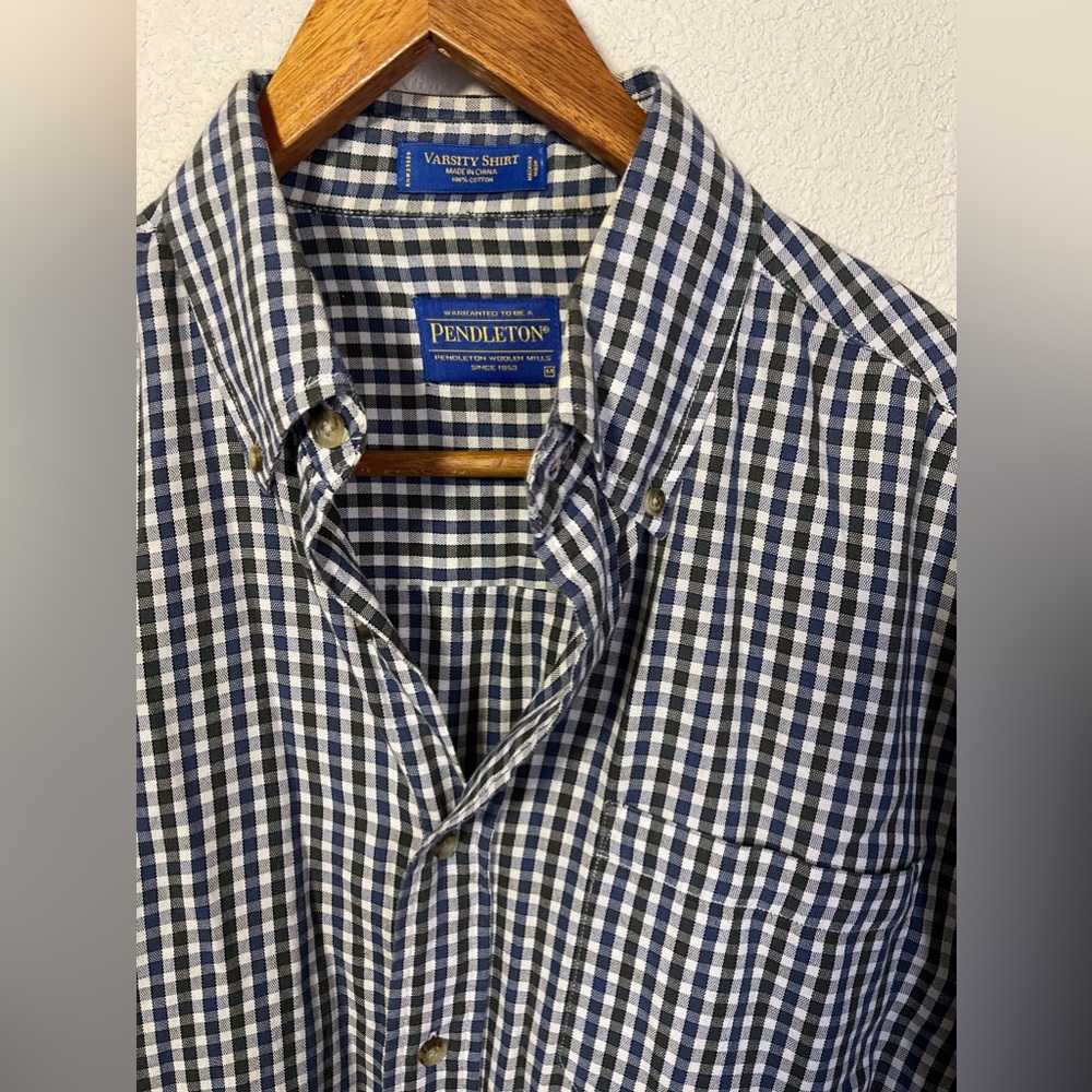Men’s Pendleton Varsity Button Down Size Medium - image 2